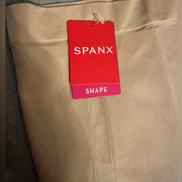 NWT Spanx nude short size L - Picture 2 of 5